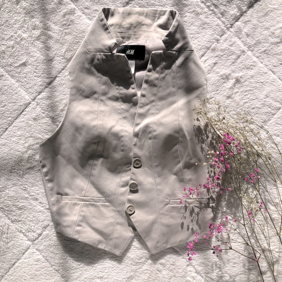 H&M Jackets & Blazers - Cropped Vest